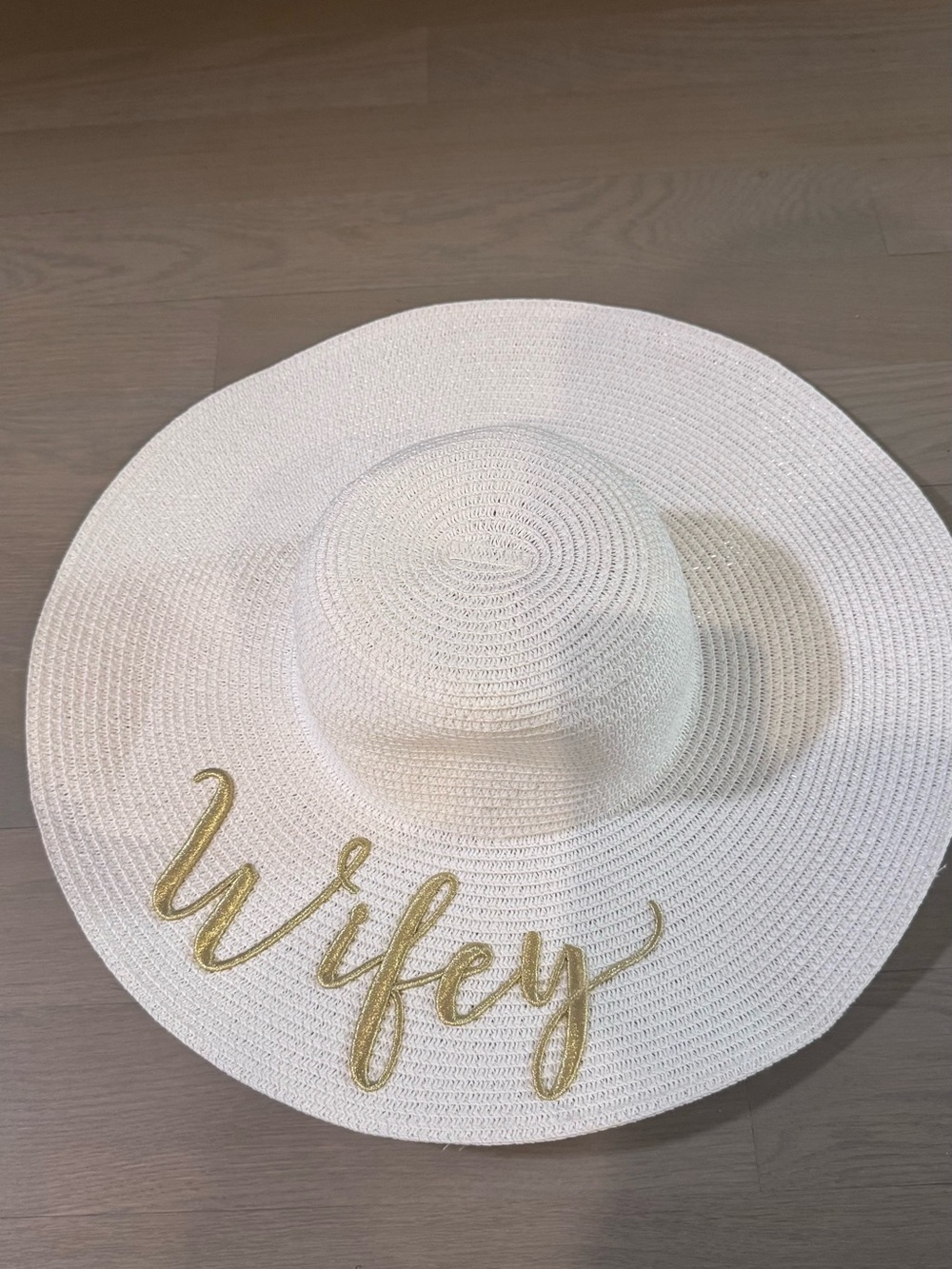 BRAND NEW Wifey White Straw Sun Hat with Gold Script